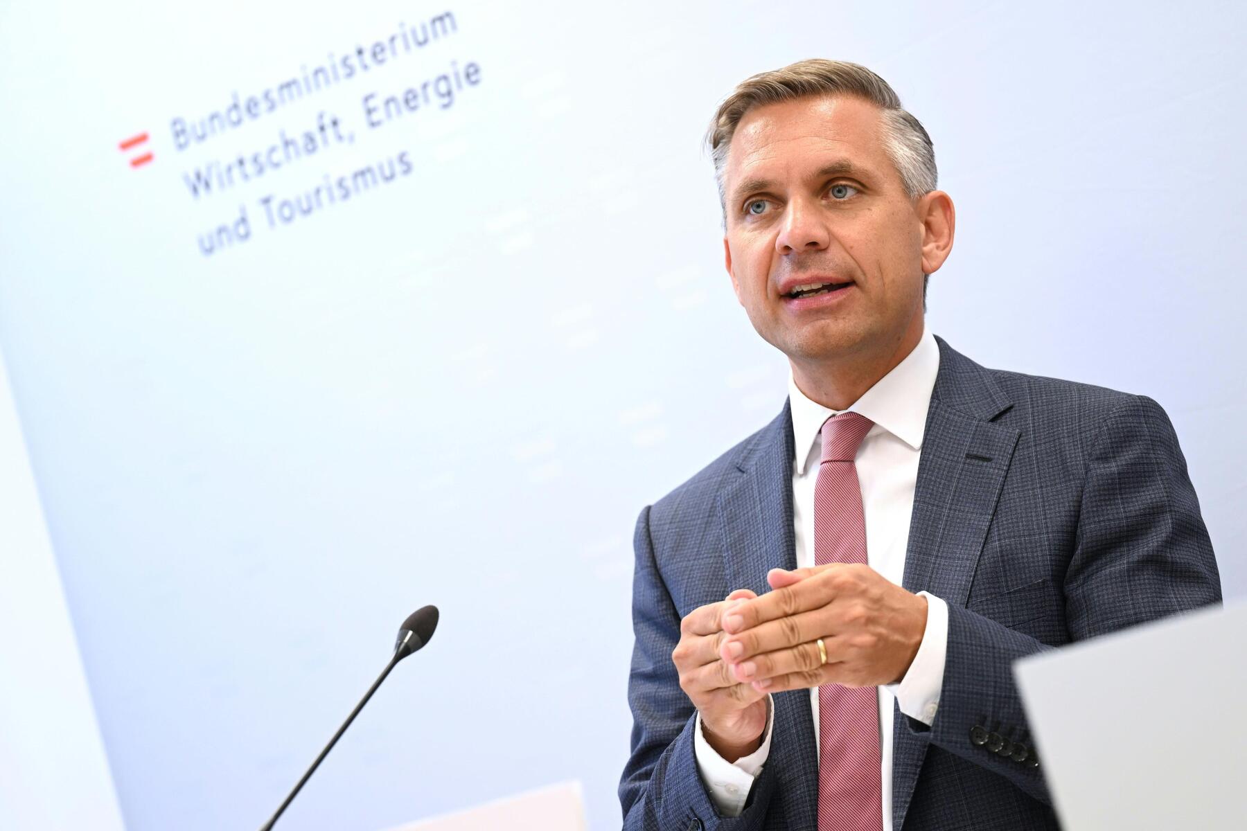 67 Milliarden Euro: Regierung will Staatsaufträge neu ausrichten