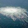 Ein rießige Gasblase ist im Meer über Nordstream 1 und 2 zu erkennen