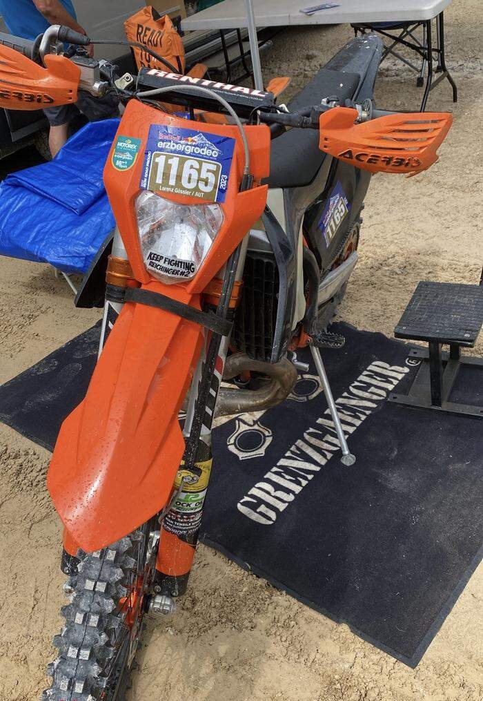 Dieses Motorrad, eine KTM 300 EXC, wurde beim Erzbergrodeo gestohlen