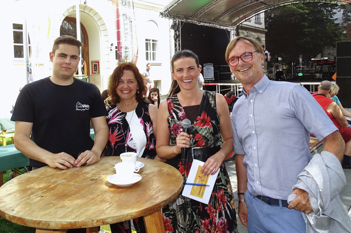 Auch der Weizer Bürgermeister Erwin Eggenreich und Vizebürgermeisterin Iris Thosold, sowie zahlreiche weitere Stadtpolitiker feierten beim Fest im Jubiläumsjahr "25 Jahre Christina lebt" mit.