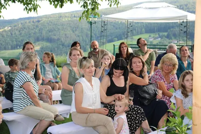 Das Publikum dankte es den Schülerinnen und Schülern mit tosendem Applaus und Jubelrufen. 
