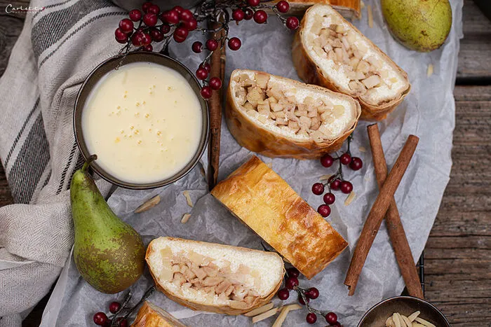 Topfenstrudel verfeinert mir Joghurt und Birne