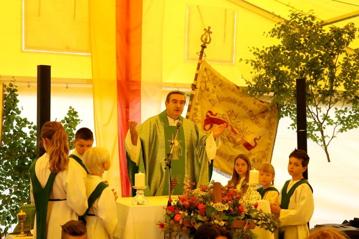 Nach der heiligen Messe mit Provisor Marijan Marijanović wurde zum Festakt geladen. 