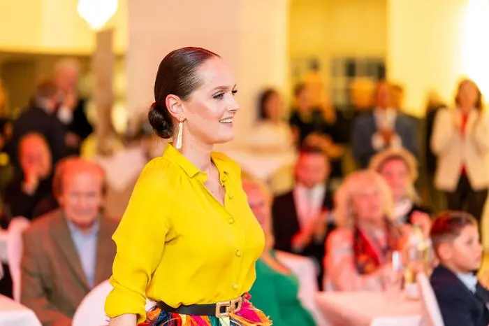 Stardesignerin Eva Poleschinski hat heuer abermals bei den Krönchen für die Debütantinnen die Zügel in der Hand