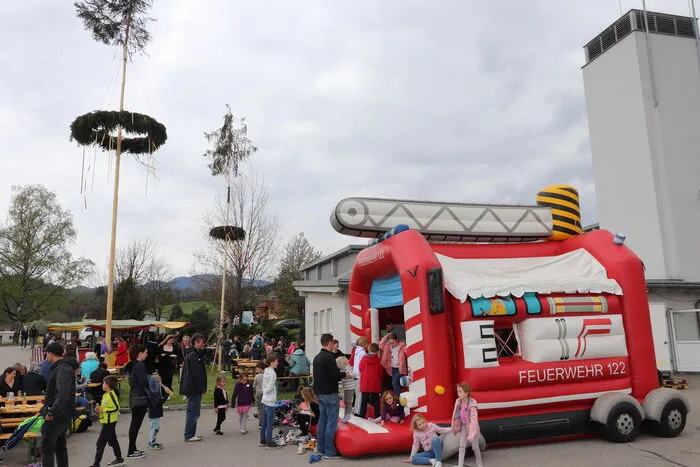 Für die kleinen BesucherInnen gab es auch eine FF-Kinderhupfburg.