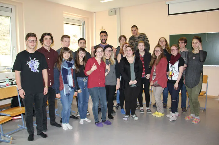 Die Lehrerin, Ingrid Greitler, welche das Projekt organisierte, verwendet schon immer in ihrem Zweitfach, röm. kath. Religion, Englisch entweder teilweise oder vorwiegend als Unterrichtssprache.