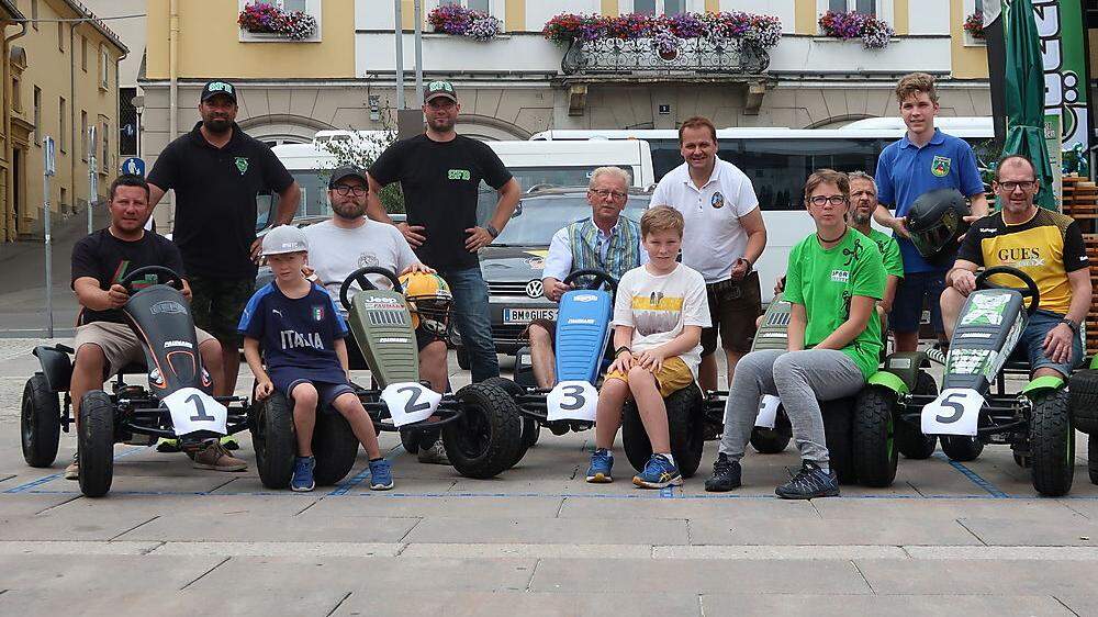 Das Pedal-Kart-Rennen fand zum ersten Mal am Brucker Hauptplatz statt