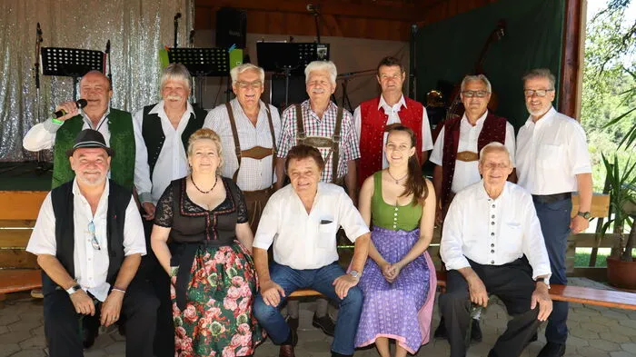 Im Rahmen ihrer Festveranstaltung traten die "Mooskirchner Aussteiger" rund um Hans Konrad, Hubert Lazarus und Friedl Lazarus endlich wieder vor Publikum auf. Die beiden Damen und die acht Herren begeisterten mit ihrem Oberkrainer-Sound