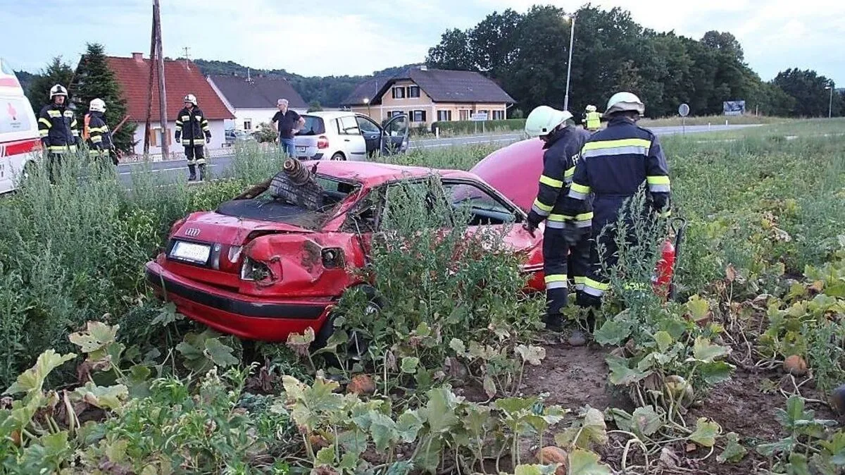Unfall mit Personenschaden: Die FF aus Großwilfersdorf und Ilz waren im Einsatz