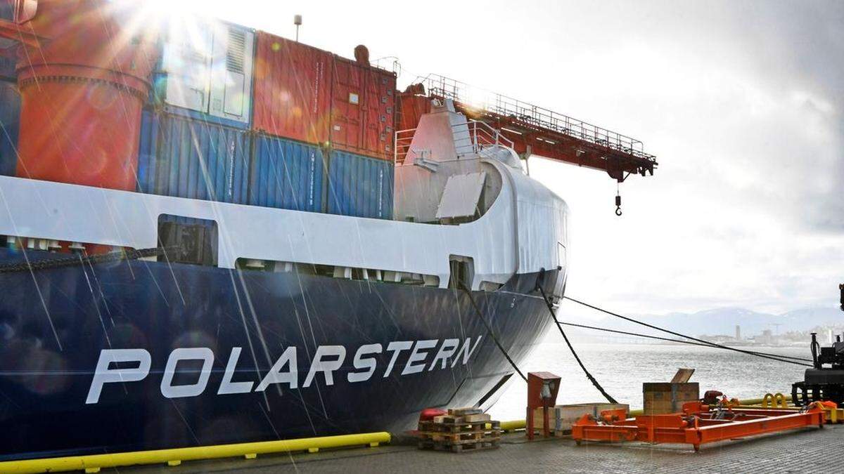 Forschungsschiff &quot;Polarstern&quot; bricht zu einer außergewöhnlichen Expedition in die zentrale Arktis auf