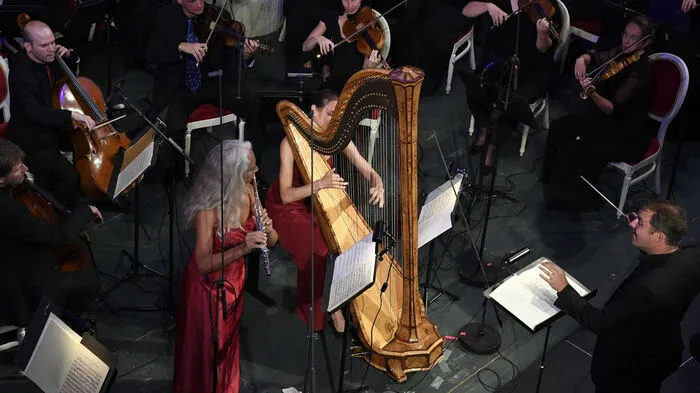 Die Deutsche Philharmonie Merck gab im Schloss Porcia in Spittal ein Konzert anlässlich der Eröffnung des 7,5 Millionen Euro teuren Zubaus.