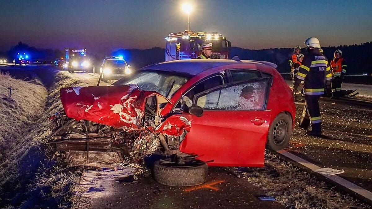 Schwerer Unfall in den Morgenstunden auf der Paldauerstraße