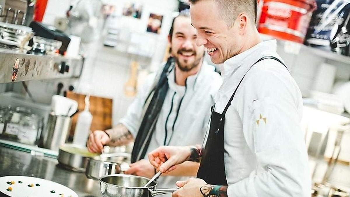 Stefan Haas (r.) und seine rechte Hand Wolfgang Mayr haben allen Grund zur Freude 	