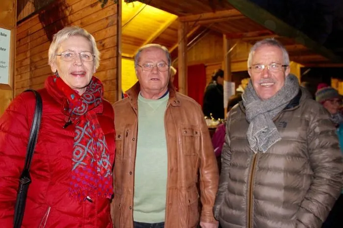 Als Höhepunkt der Eröffnung entzündete Bürgermeister Wolfgang Zingl traditionell die romantische Weihnachtsbeleuchtung.