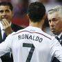 Carlo Ancelotti (rechts) weiß: kein Ronaldo in Weiß. 