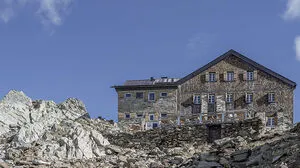 Die Hildesheimer Hütte liegt in den südlichen Stubaier Alpen