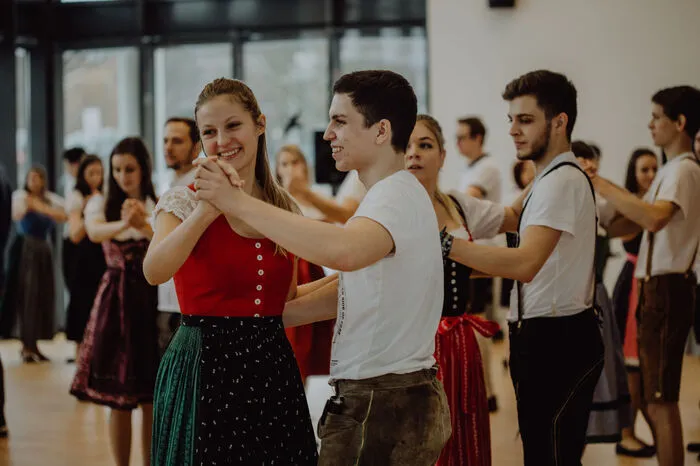 ... hat am Samstag im Congress Loipersdorf für den Steirerball am 11. Jänner 2019 geübt ...
