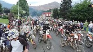 Der Sturm auf Eisenerz ist ein Höhepunkt, wo mehr als 1000 Enduro-Fans lautstark durch Eisenerz fahren
