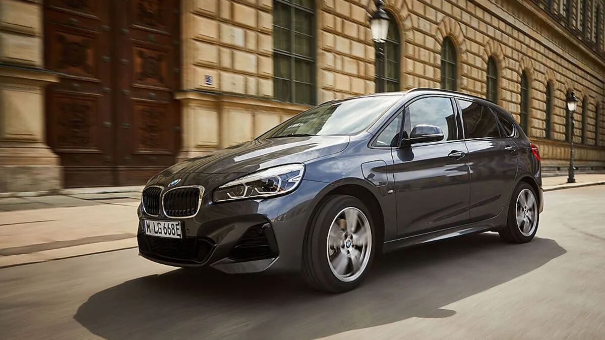 Der BMW 225xe Active Tourer hat jetzt mehr elektrische Reichweite