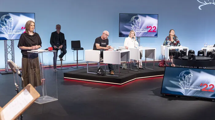 Der 46. Bachmann-Preis wurde am Mittwochabend eröffnet. Jury-Vorsitzende Insa Wilke (links) bei ihren Begrüßungsworten.