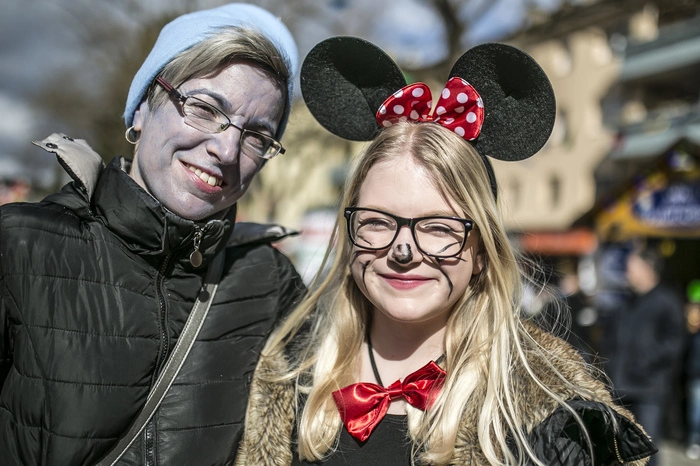 Von der Mickey Mouse . . .