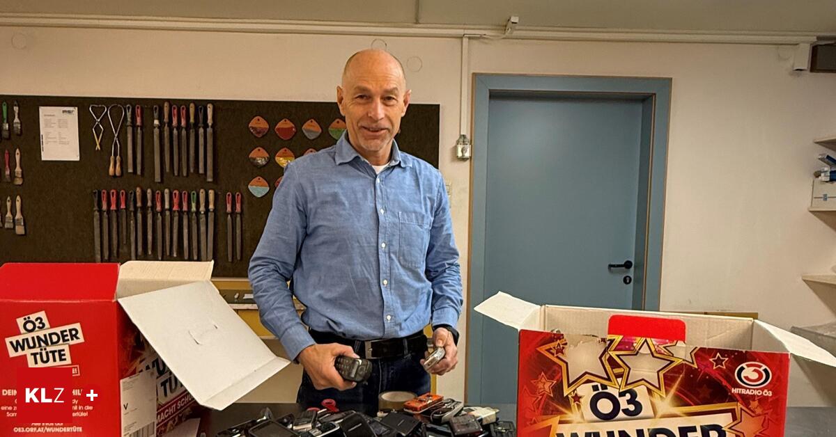 Dieser-Schulwart-sammelte-1300-alte-Handys-f-r-den-guten-Zweck