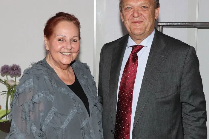... mit dabei Gerda Fröhlich, Ex-Intendantin und jahrelange Unterstützerin des Vereins, sowie Obmann Gilbert Isep