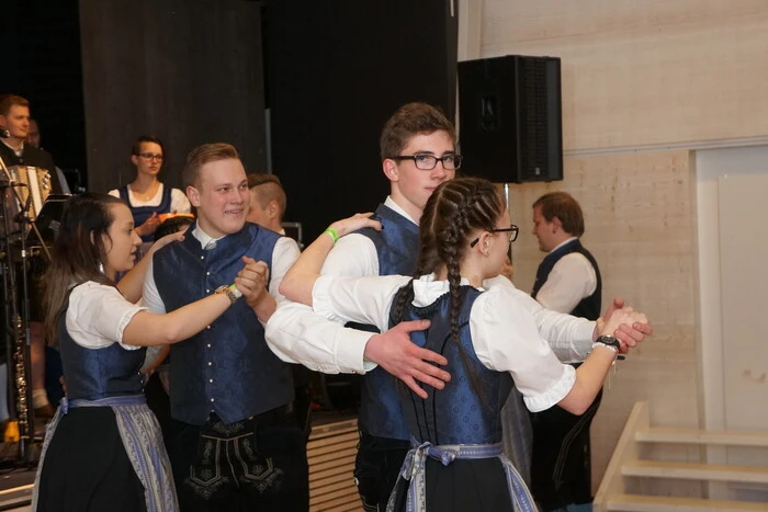 Die Landjugend Magdalensberg beim Auftanzen.