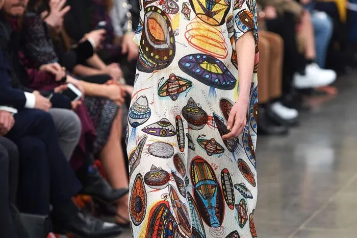 Im wahrsten Sinne des Wortes außerirdisch gut: Die 65. Ausgabe der Fashion Week lockte namhafte Labels wie Burberry oder Mulberry. 