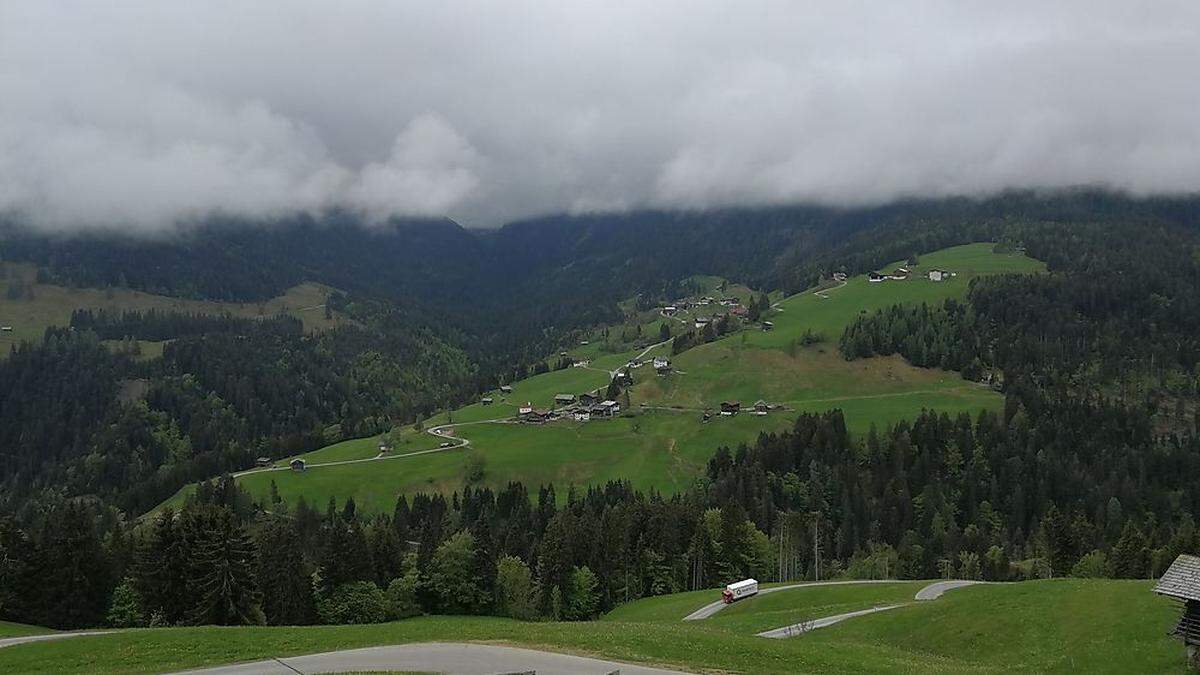 Wolkenverhangen - wie hier im Lesachtal - präsentiert sich der Mittwoch