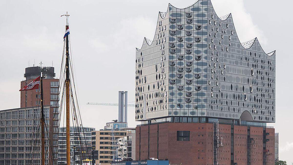 Endlich: Schlüsselübergabe für die Elbphilharmonie