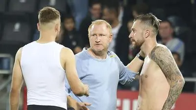 GRAZ,AUSTRIA,07.OCT.18 - SOCCER - tipico Bundesliga, SK Sturm Graz vs Red Bull Salzburg. Image shows Sandi Lovric (Sturm), headcoach Heiko Vogel (Sturm) and Peter Zulj (Sturm).
Photo: GEPA pictures/ Wolfgang Grebien