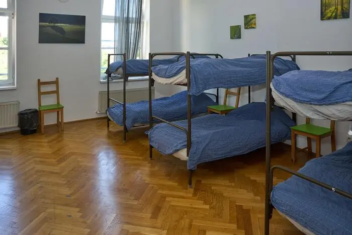 Die Stockbetten in den Schlafräumen