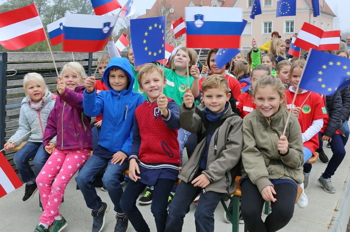 Kinder der Grundschule Gornja Radgona und der Volksschule Bad Radkersburg traten gemeinsam auf.