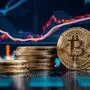 Das schnelle Geld über dubiose Kryptowährungen? Nur eine der Fallen, in die Jugendliche leicht tappen können. 