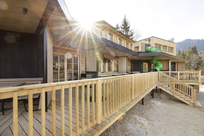 Restaurant "Baumhaus" mit Sonnenterrasse