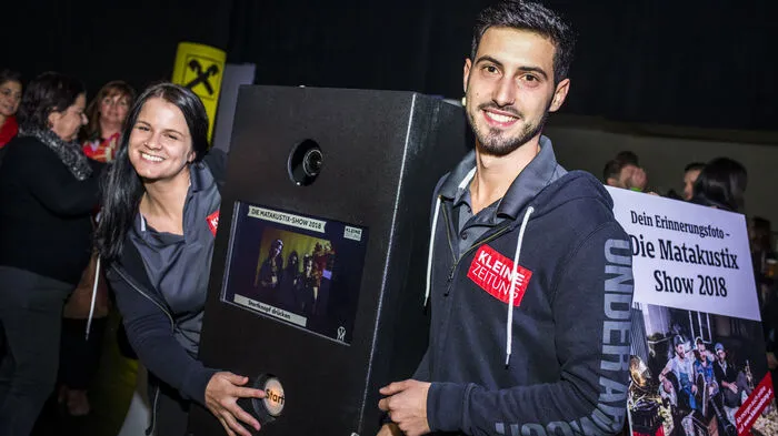 Zwischen 2.500 und 3.000 Fans konnten das Konzert kaum erwarten.