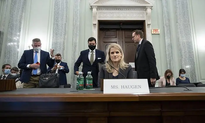 „Facebook schadet Kindern und schwächt die Demokratie“: Frances Haugen, Ex-Produktmanagerin von Facebook, sagte gestern vor dem US-Kongress aus