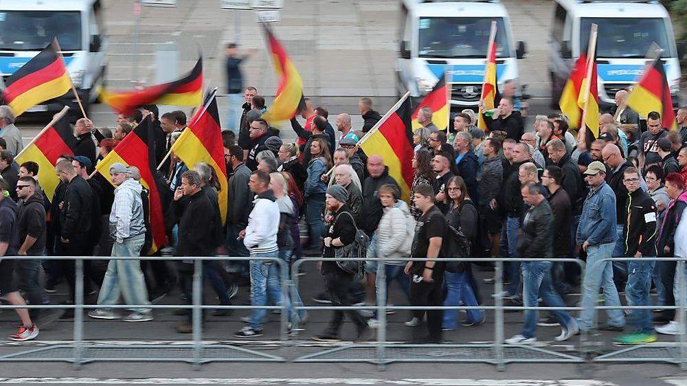In Chemnitz finden seit Wochen fast täglich Proteste statt. Immer wieder kommt es dabei zu Ausschreitungen