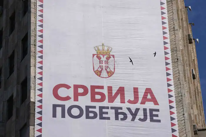53 Meter hoch war das Plakat, das den Vögeln den Zugang zu den Nestern versperrte