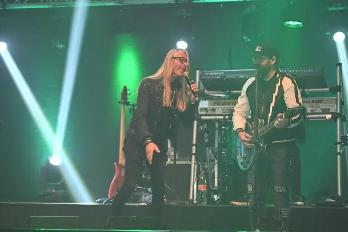Für beste musikalische Unterhaltung und hervorragender Festzeltstimmung sorgte die Band Meilenstein, die mit ihren mitreißenden Hits für ausgelassene Stimmung unter den Gästen sorgte.