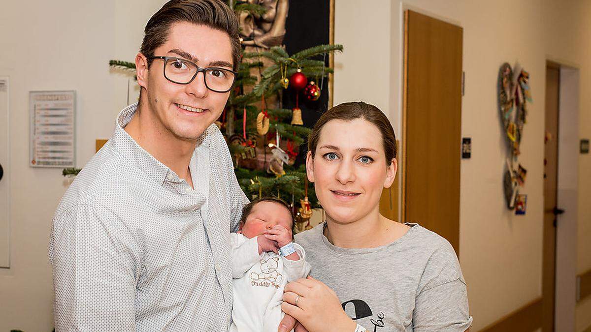 Marianne Buxbaum und Alexander Feodorow mit ihrem Weihnachtsbaby Alexander Christof