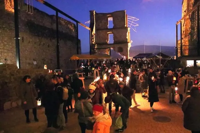 Geschätzte 300 Besucher waren gekommen, um mit den Kindern dieses stimmungsvolle Fest mitzufeiern.