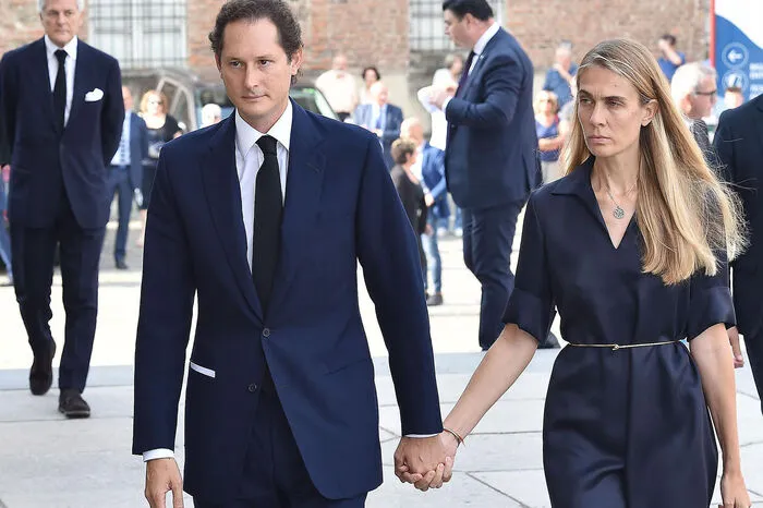 ... und Fiat-Präsident John Elkann mit seiner Frau Lavinia.