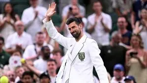 Novak Djokovic hätte sein Sakko gerne mit jenem von Rory McIlroy getauscht