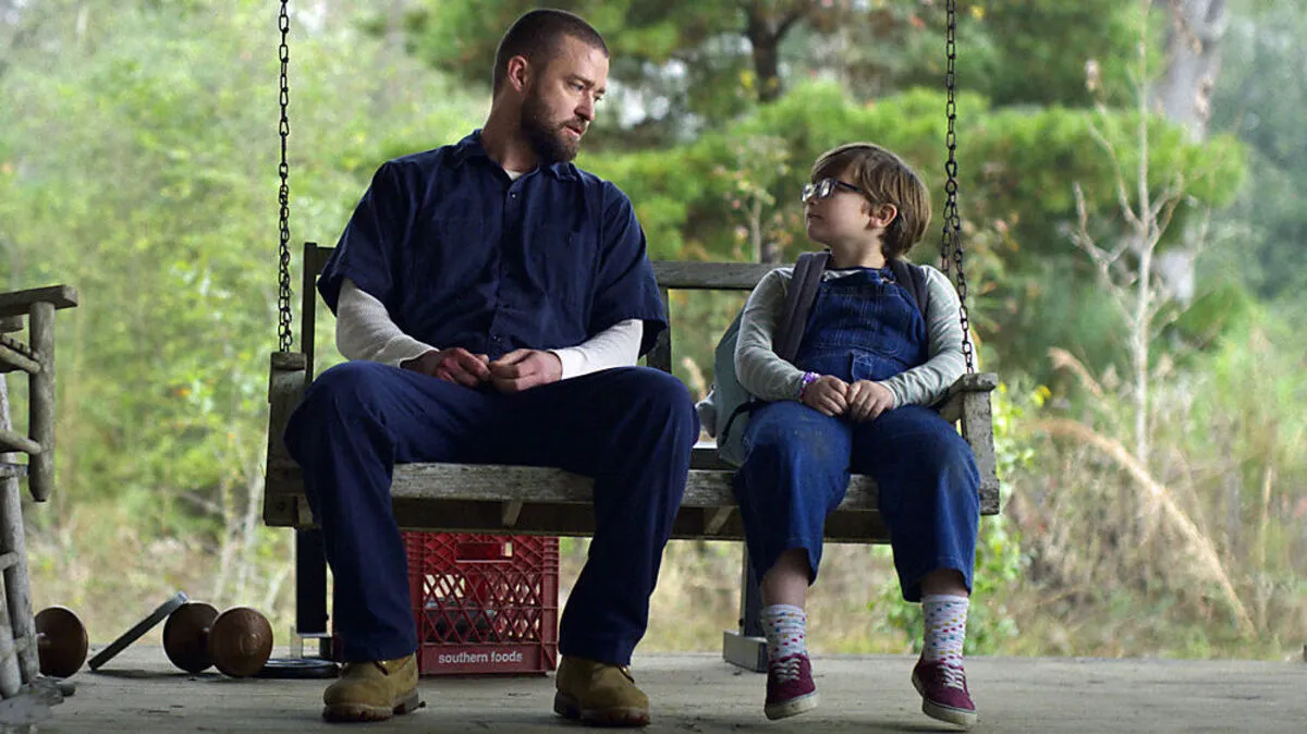 Justin Timberlake und Ryder Allen im Film "Palmer"