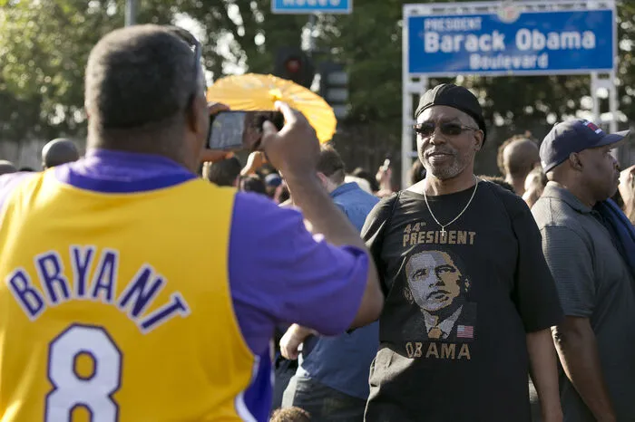 Auf dem neuen Obama Boulevard feierten am Samstag (Ortszeit) Tausende Menschen die Namensänderung der früheren Rodeo Road, wie die "LA Times" berichtete.