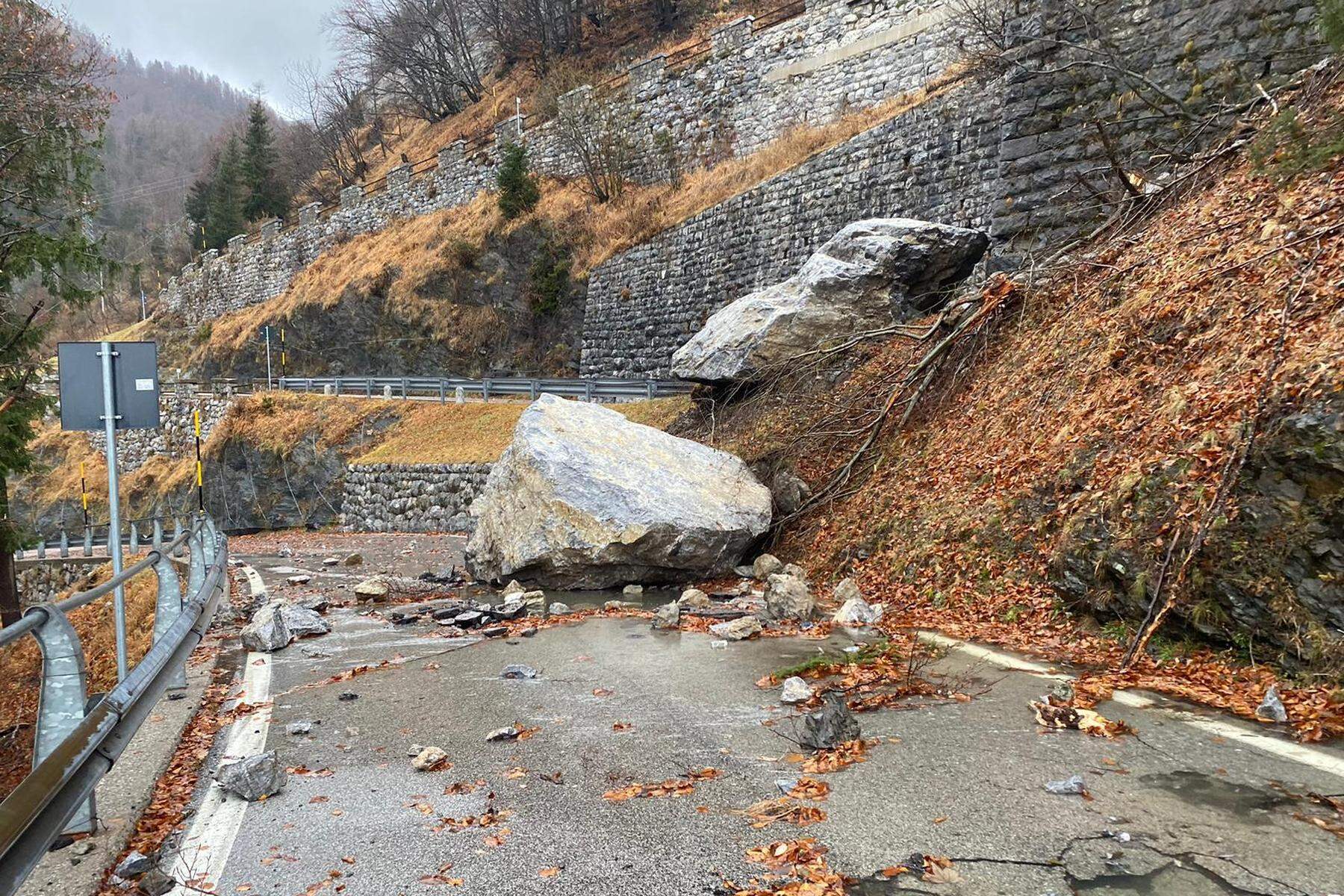 Nach Felssturz: Kärntner laden zu rundem Tisch zur Plöckenpass-Sperre