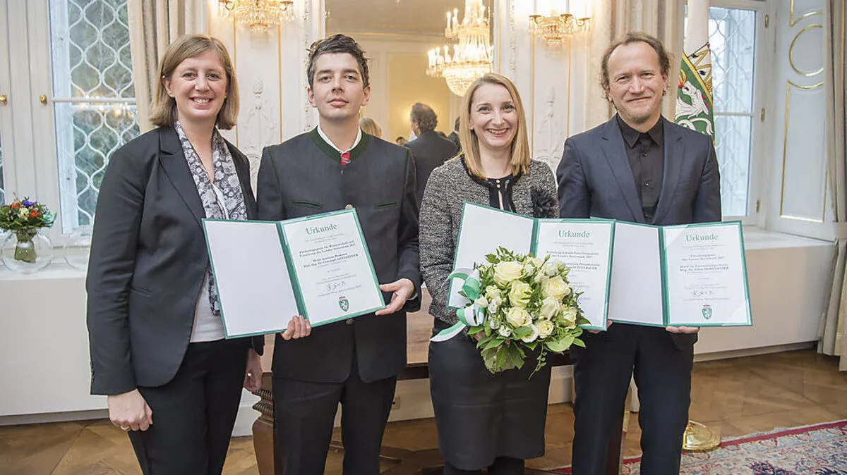 Barbara Eibinger-Miedl mit Christoph Aistleitner, Heidrun Zettelbauer und Ulrich Hohenester 