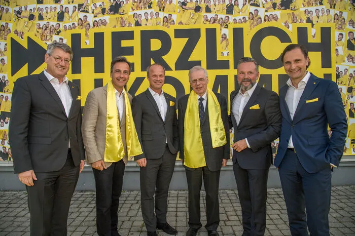 Die Styria-Vorstände Kurt Kribitz, Markus Mair und Klaus Schweighofer; Aufsichtsrat Trummer mit Nagl und Bichler